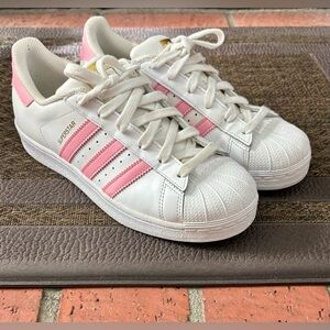 Adidas White and Pink superstar sneakers size women’s 6
